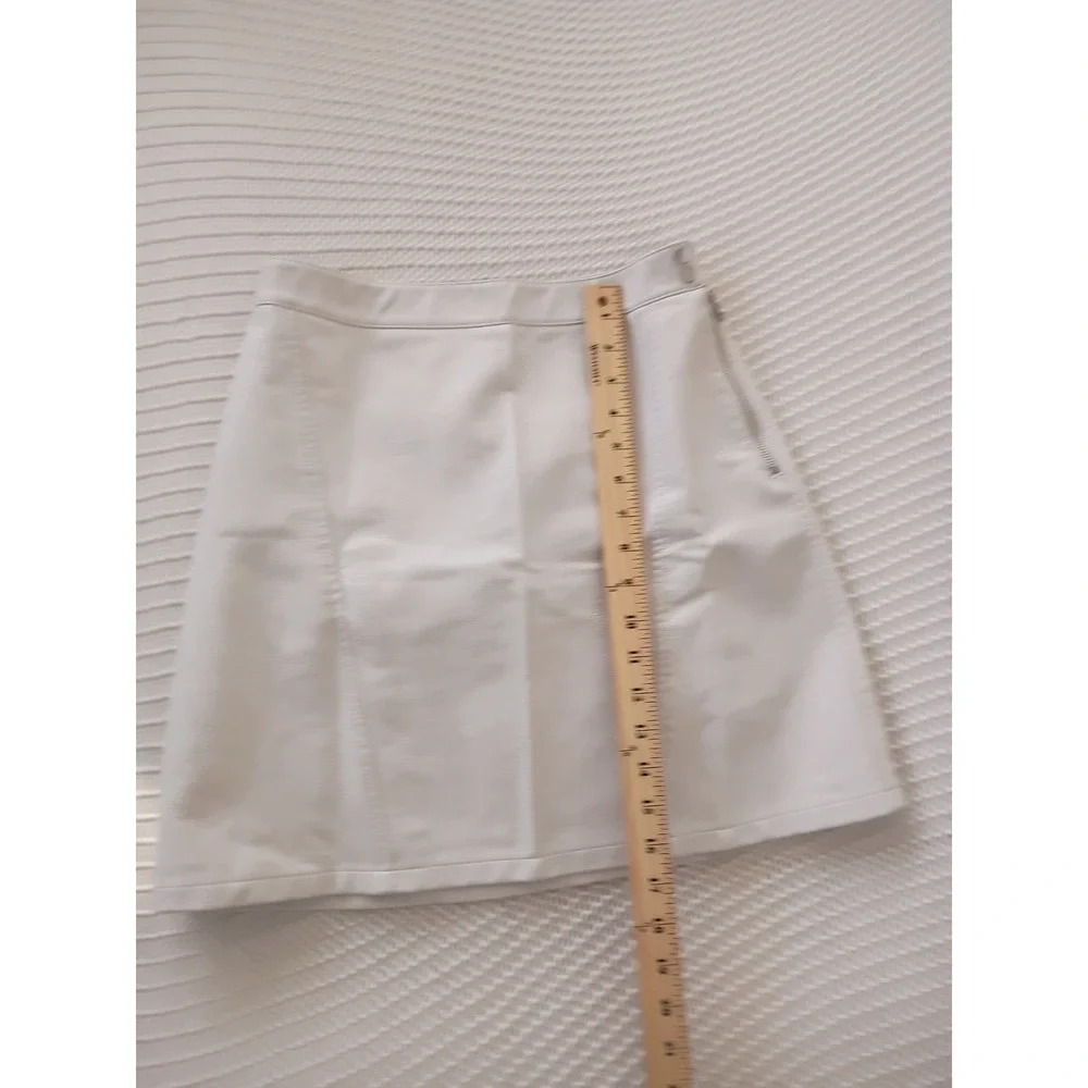 ZARA Cream Faux Leather Mini Skirt Side Zip A-Line Off White Vegan‎ Leather S